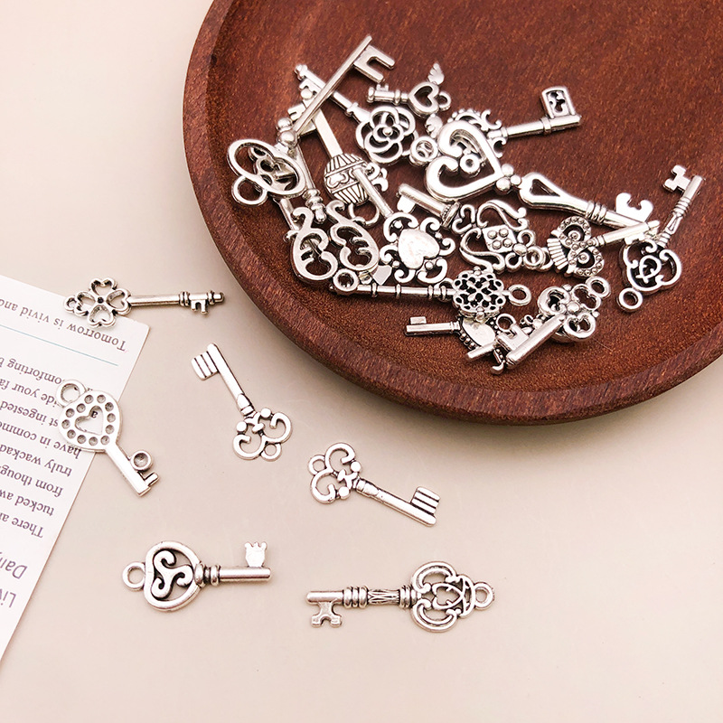50g/pack Key Charms Bracelets  - Jewelry Making Business reseña y precio